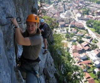 Camicrema por acantilados verticales 